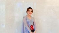 Ide Tampil Stylish Dengan Kebaya Kondangan Ala Ayu Ting Ting! Dari Yang ...