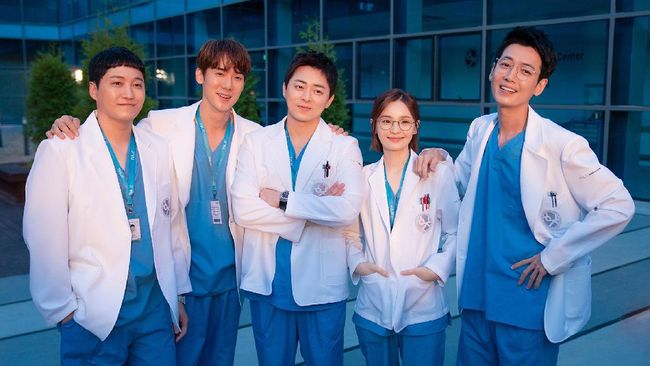 Salam Perpisahan 5 Bintang Hospital Playlist 2 Lima pemeran utama dalam drama Hospital Playlist 2 mengutarakan salam perpisahan usai musim ini berakhir.
