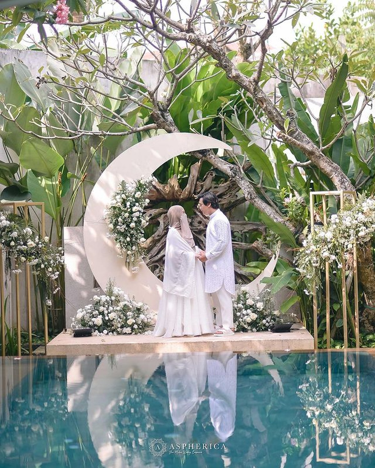 Wardah Maulina istri Natta Reza sedang hamil 7 bulan&period; Mereka menggelar tasyakuran dan umumkan jenis kelamin calon anak&period; Yuk intip&excl;