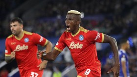 FOTO: Drama 4 Gol Leicester vs Napoli di Liga Europa