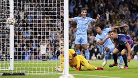 Pilu Bek Man City: Ayah Meninggal Usai Nathan Ake Cetak Gol