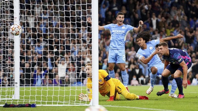 Ayah bek tengah Manchester City, Nathan Ake, meninggal dunia beberapa menit setelah pemain asal Belanda itu mencetak gol di Liga Champions.