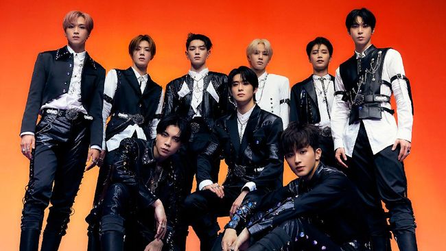 NCT 127 menjadi musisi K-Pop pertama yang bertahan di tangga album Billboard 200 selama 14 pekan dengan album rilisan 2021.