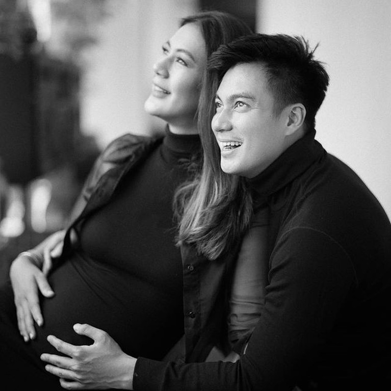Nuansa Hitam Putih di Maternity Shoot Kehamilan Kedua Paula Verhoeven Paula Verhoeven melakukan sesi pemotretan kehamilan keduanya dengan nuansa hitam putih. Yuk intip!