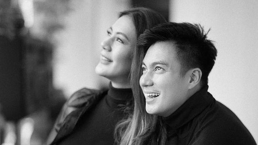 Paula Verhoeven melakukan sesi pemotretan kehamilan keduanya dengan nuansa hitam putih. Yuk intip!