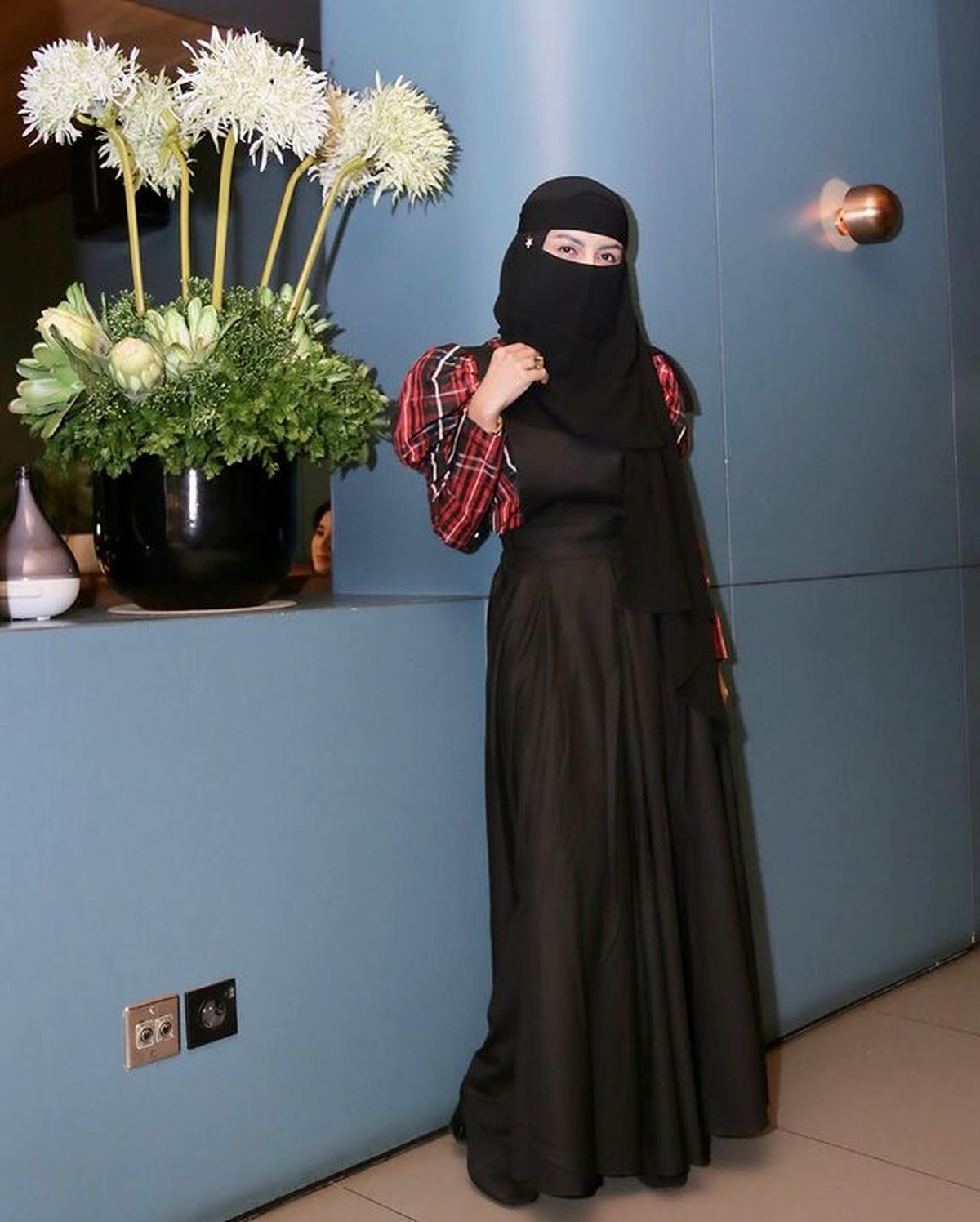 Five Vi memutuskan untuk hijrah&comma; namun ia menjadi sorotan karena pernyataannya yang kontroversial&period; Yuk intip potret terbarunya&excl;