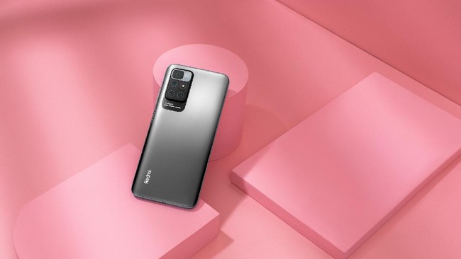 Perusahaan riset Canalys mengungkap alasan mengapa Xiaomi bisa terjembab ke posisi 4 di Indonesia digantikan oleh Vivo yang kini meraja.