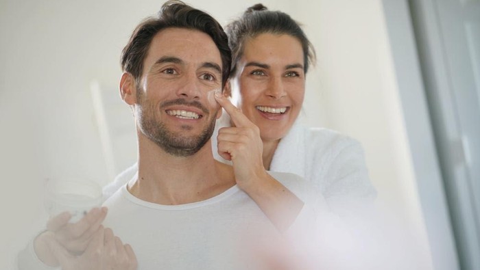 img-title Tips Pilih Skincare yang Cocok Buat Pria Menurut Dokter! Cek Buat Kamu Info ke Pasangan, Nih