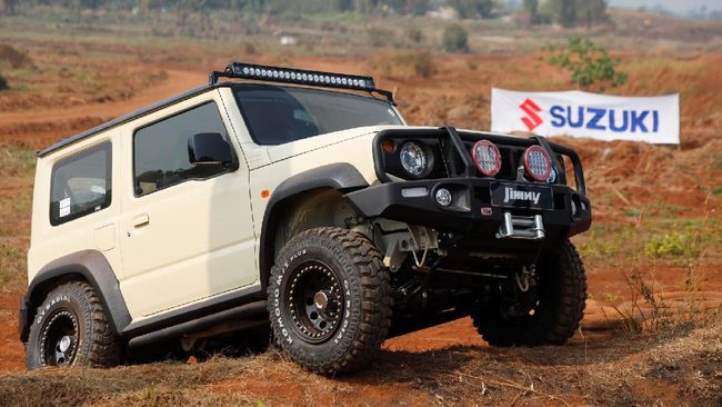 Viral Jimny Copot Pelat TNI demi Pertalite, Seharusnya Isi BBM Apa? Sebuah video pengguna Suzuki Jimny berpelat dinas TNI AD mengisi bahan bakar berjenis Pertalite viral di media sosial.