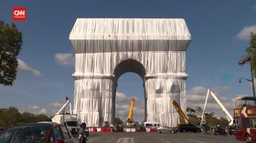 VIDEO: Arc de Triomphe di Paris Terbungkus Sempurna