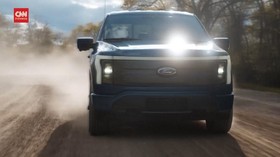 VIDEO: Banjir Pesanan, Ford Kebut Produksi Truk Listrik F-150
