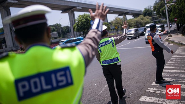 Keterangan versi polisi beda jauh dengan versi keluarga korban mahasiswa UI korban kecelakaan. Rekayasa kasus alias Sambo Jilid II?