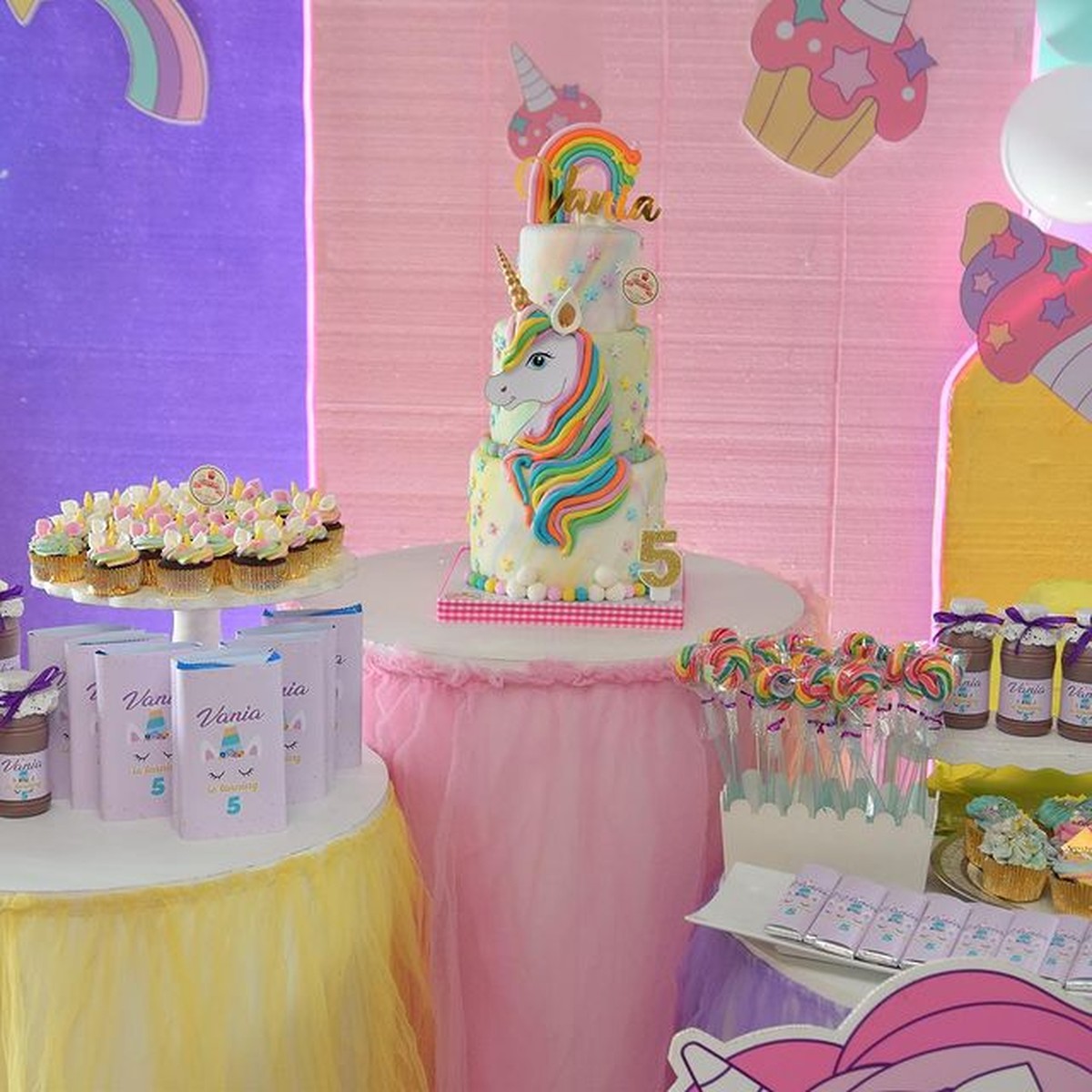 Venna Melinda merayakan ulang tahun putri angkatnya Vania yang ke 5 dengan meriah bertema unicorn&period; Yuk intip momennya&excl;