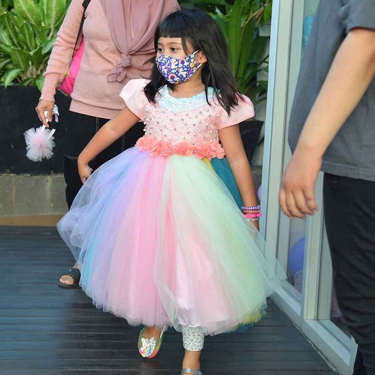 Venna Melinda merayakan ulang tahun putri angkatnya Vania yang ke 5 dengan meriah bertema unicorn&period; Yuk intip momennya&excl;