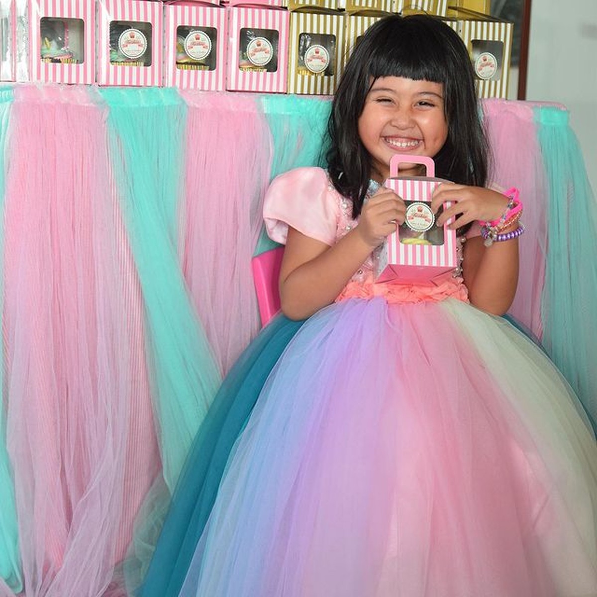 Venna Melinda merayakan ulang tahun putri angkatnya Vania yang ke 5 dengan meriah bertema unicorn&period; Yuk intip momennya&excl;