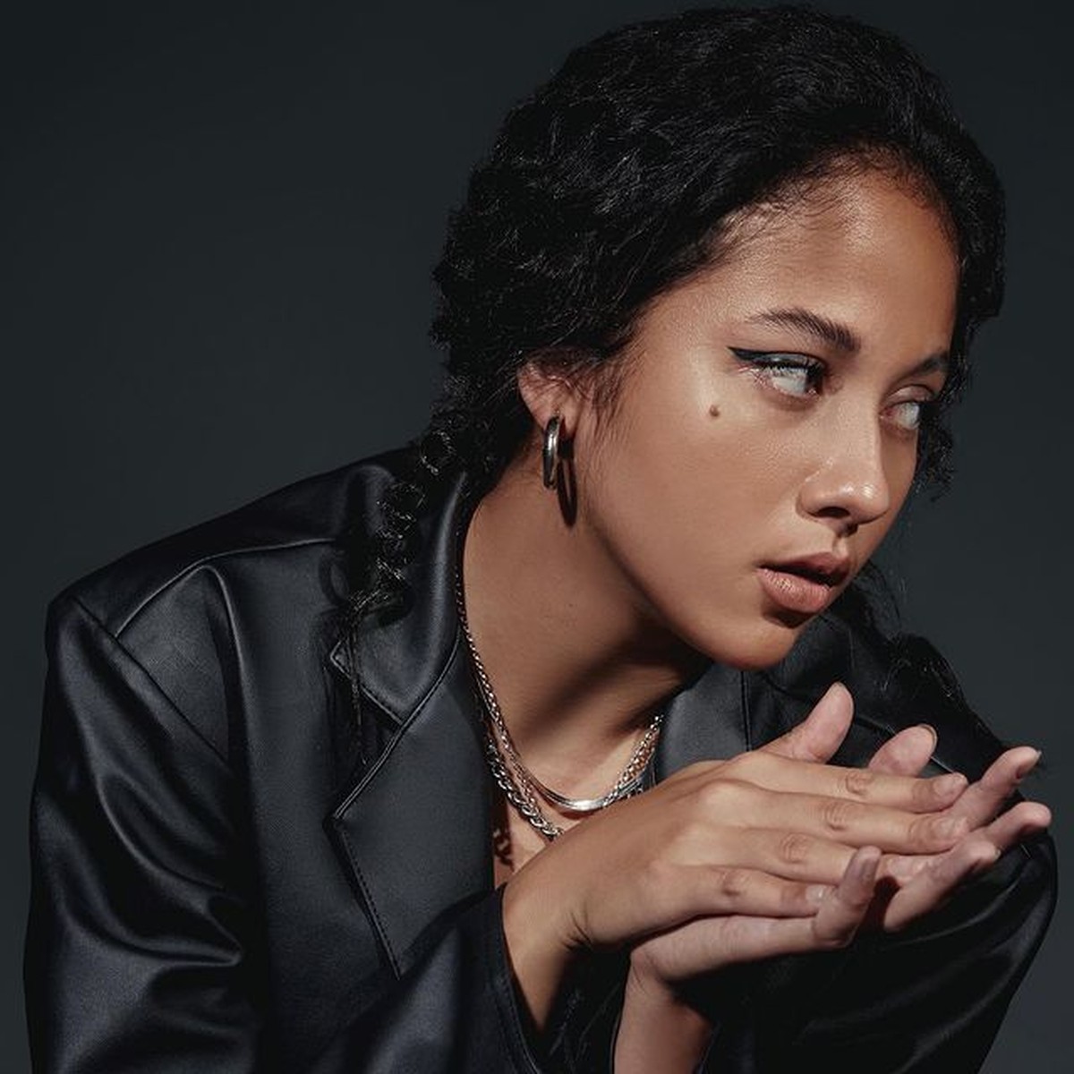 Bastian Steel baru saja melakukan pemotretan bersama sang kekasih&comma; Sitha Marino yang jadi sorotan&period; Yuk kita intip&excl;