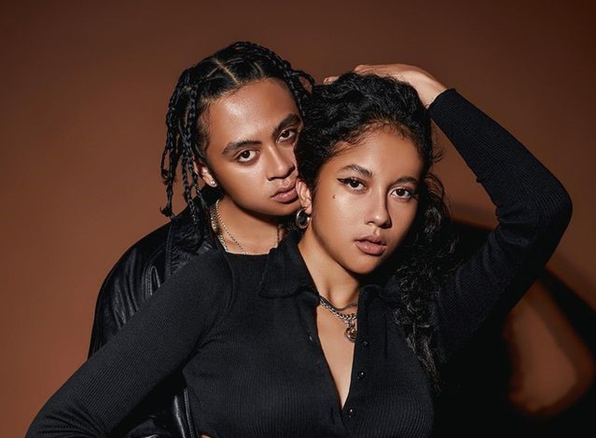 Bastian Steel baru saja melakukan pemotretan bersama sang kekasih&comma; Sitha Marino yang jadi sorotan&period; Yuk kita intip&excl;