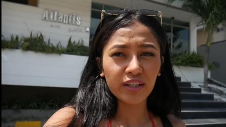 Mutia Ayu membagikan pengalamannya tinggal bareng hantu di sebuah apartemen di kawasan Kolombia. Yuk intip penampakan apartemennya!