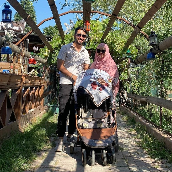 <p>Kita doakan, semoga rumah tangga Siti Liza langgeng dan selalu diselimuti kebahagiaan ya, Bunda.(Foto: Instagram @sitiliza2013)</p>