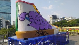 Vandalisme Tugu Sepatu, Satpol PP Buru Oknum