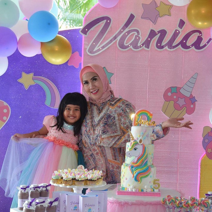 <p>Tak terasa, kini Vania telah genap berusia 5 tahun, lho.(Foto: Instagram @vennamelindareal)</p>