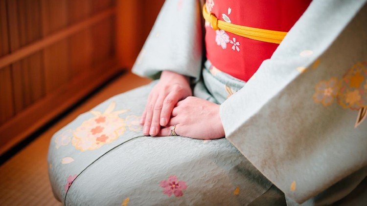 着物を着た日本人女性着物を着た日本人女性