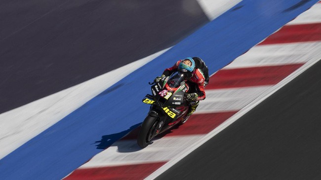 Pembalap Aprilia Racing Aleix Espargaro menjadi yang tercepat sedangkan Marc Marquez sempat terjatuh di tes pramusim MotoGP Sepang.