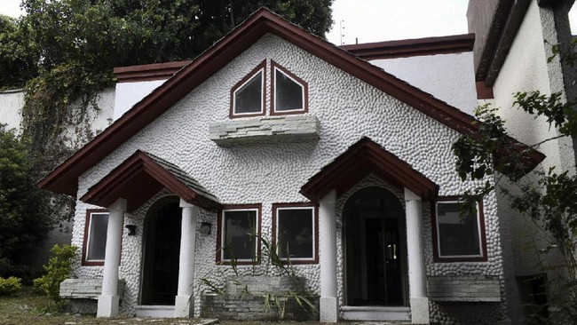 FOTO: Melihat Isi Rumah Bos Narkoba yang Jadi Hadiah Lotre