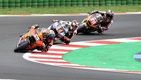 Hasil Moto2 San Marino: Raul Fernandez Kalahkan Gardner
