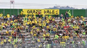 11 Ribu Topi Perpisahan untuk Rossi di MotoGP Emilia Romagna