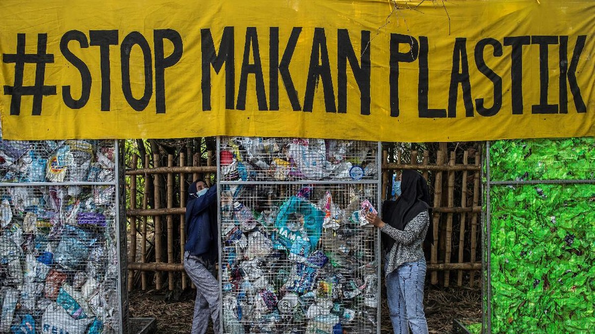 FOTO: Melihat Museum Sampah Ribuan Plastik di Gresik