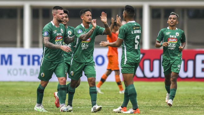 PSS Sleman menang daramatis 2-1 atas Arema FC pada pertandingan pekan ketiga Liga 1 2021 di Stadion Pakansari, Cibinong, Minggu (19/9).