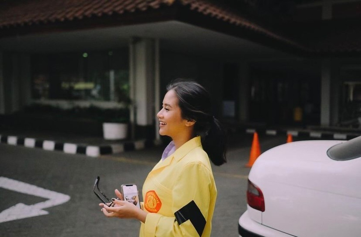 Adira Kania Putri Aldi Bragi dan Ikke Nurjanah Lulusan Cumlaude UI