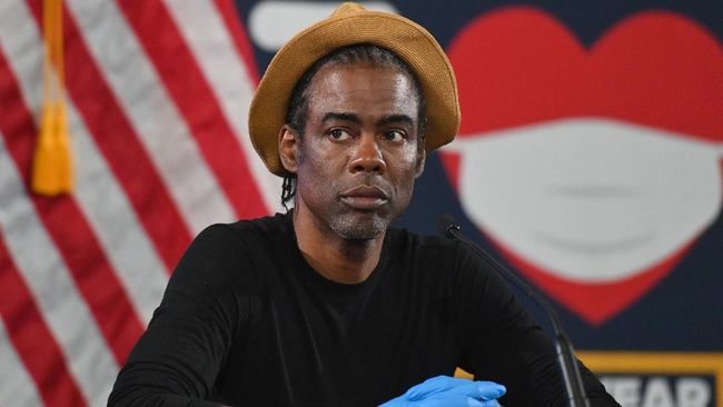 Aktor dan komedian Chris Rock mendorong pengikutnya untuk segera vaksin. Dorongan disampaikan setelah dirinya positif Covid-19.