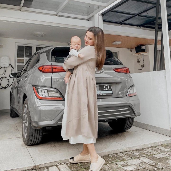 <p>Audi Marissa sangat menikmati perannya sebagai Bunda usai dikaruniai putra pertama. Ia selalu membagikan kebahagiaan itu lewat Instagram. (Foto: Instagram @audimarissa)</p>