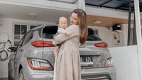 <p>Audi Marissa sangat menikmati perannya sebagai Bunda usai dikaruniai putra pertama. Ia selalu membagikan kebahagiaan itu lewat Instagram. (Foto: Instagram @audimarissa)</p>