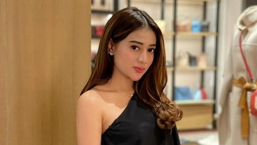 img-title Nikah Diam-diam, Chintya Ramlan Dapat Mahar Rp3 M