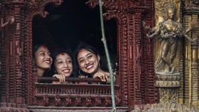 FOTO: Kemeriahan Indra Jatra kala Covid di Nepal Melandai