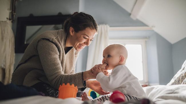 Tips Cegah Karies Gigi pada Bayi yang Minum ASI dengan Botol