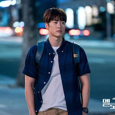 Gong Myung Akan Wajib Militer Mulai 14 Desember