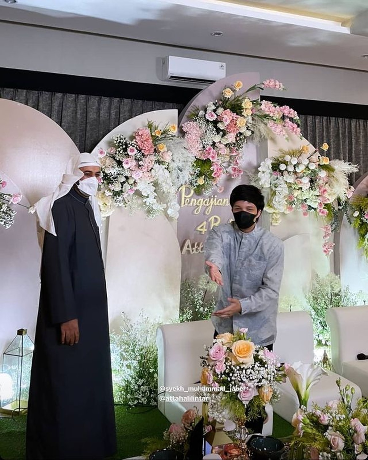 Aurel Hermansyah dan Atta Halilintar menggelar acara pengajian 4 bulan kehamilan Aurel&period; Yuk intip momennya&excl;