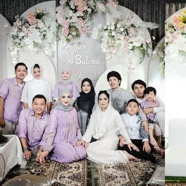 Intip Potret Acara Pengajian 4 Bulan Kehamilan Aurel Hermansyah