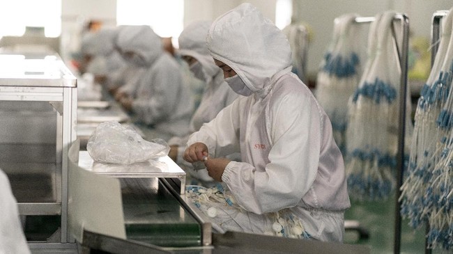 Aktivitas pabrik negara-negara di Asia mulai berguguran, tercermin dari PMI manufaktur sejumlah negara yang turun, baik China, Jepang, maupun Korsel.