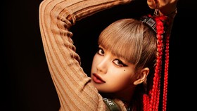 Lisa BLACKPINK Minta Maaf Soal Gaya Rambut di Klip MONEY