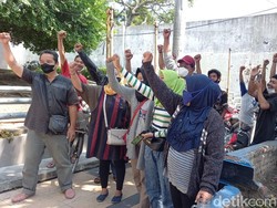Massa Aksi Demo Tolak Proyek Malioboro Kota Tegal Rp 9 M