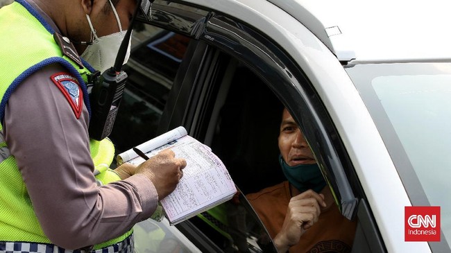 Pada Senin (13/6) pagi, Ditlantas Polda Metro Jaya menilang 35 kendaraan di 13 ruas jalan perluasan ganjil genap.