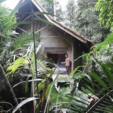 Nikahi Wanita Indonesia, Begini Penampakan Rumah Bule Kanada di Tengah Hutan