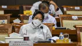 Risma Anggarkan Rp178 M Buat Mahasiswa Bantu Perbaiki DTKS