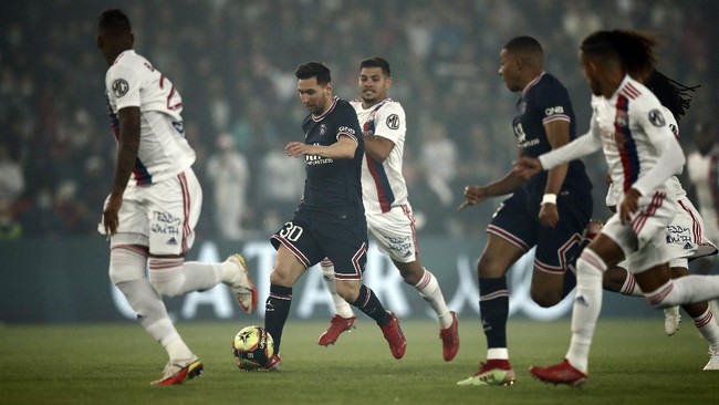 'Murid' Cristiano Ronaldo, Ruben Dias, menantang Lionel Messi tampil dalam pertandingan PSG vs Manchester City di Liga Champions.