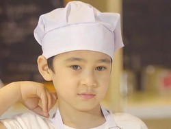 Rafathar Curi Atensi, Pakai Lekbong yang Harganya Disebut Netizen Tak Wajar